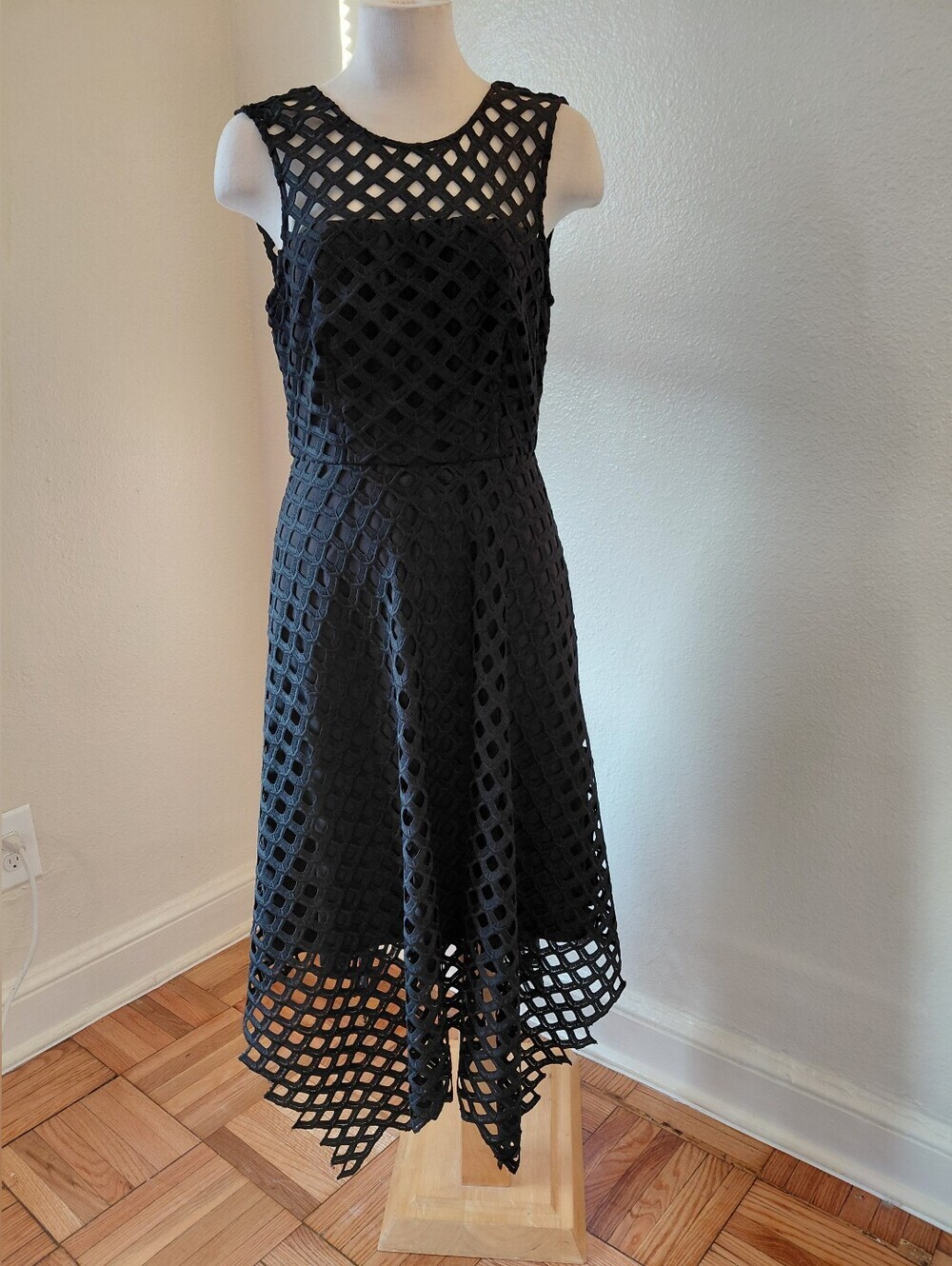 Milly Annemarie Lattice- Women's 6 Black Embroidered Handkerchief Dress NWT - Picture 3 of 15